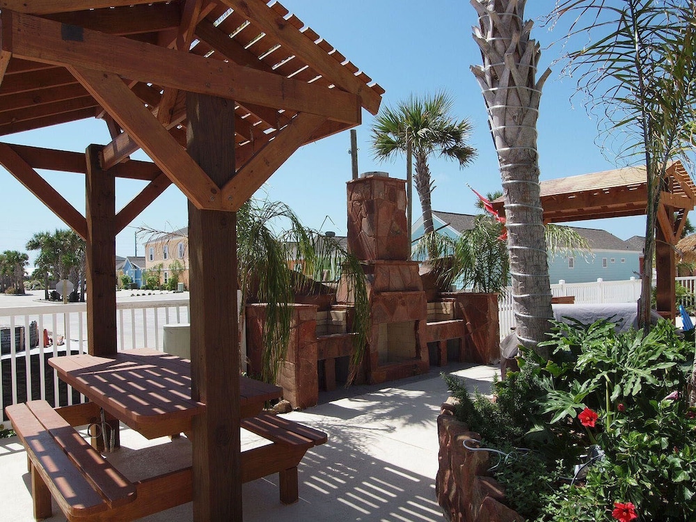 Pool front Paradise PB118