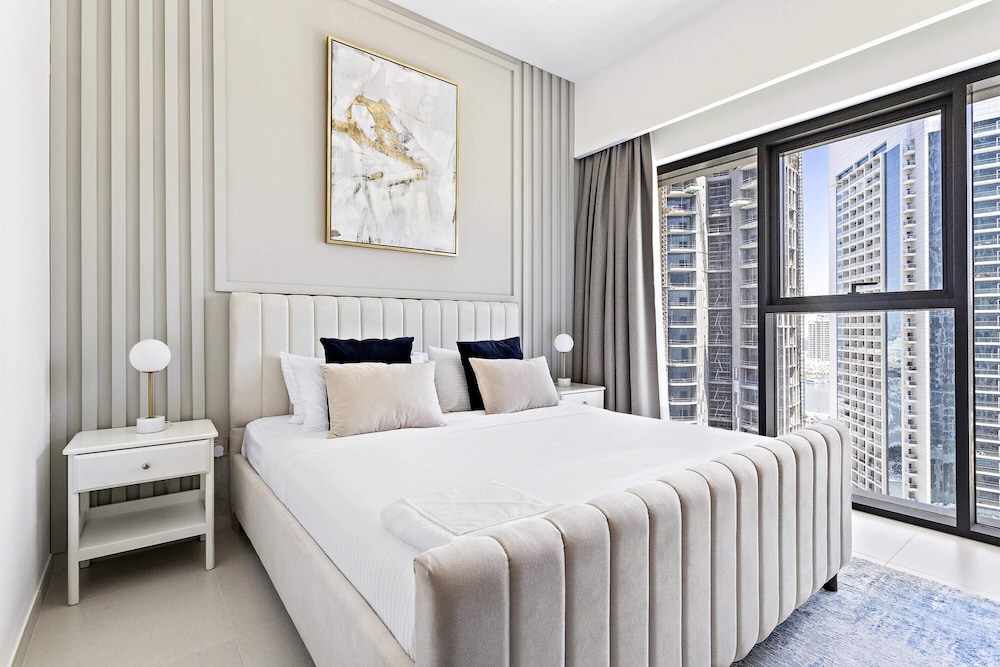 Silkhaus Premium Pad in Burj Royale Elegant