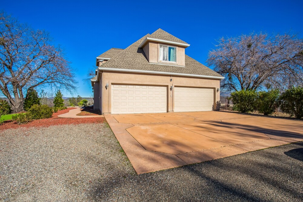 Stunning Mountain Retreat With Unmatched Views 5 Bedroom Estate