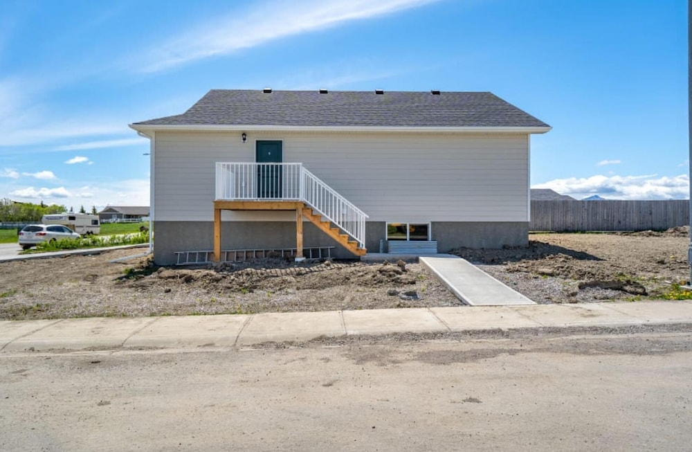 Livingston Way No Service Fees Kitchen