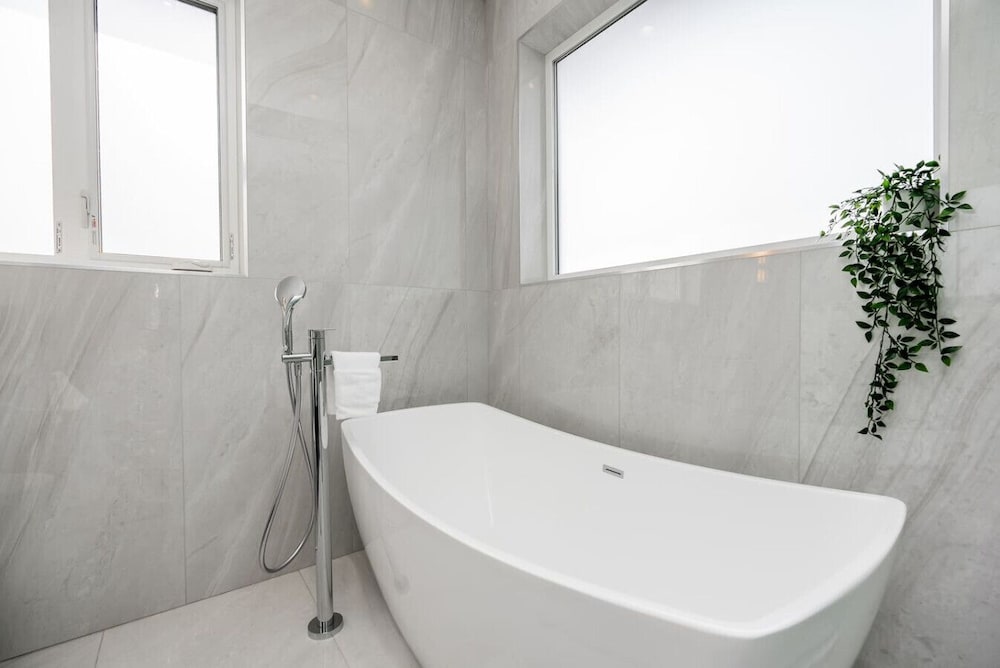 Centrally-located Luxury Home With Views Cinema