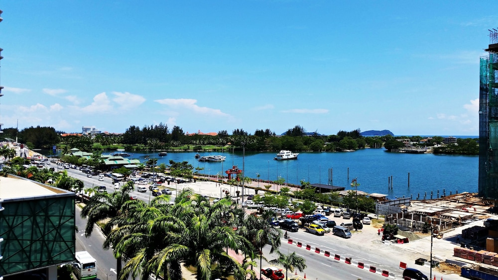 KK Marina Court Resort Vacation Condos