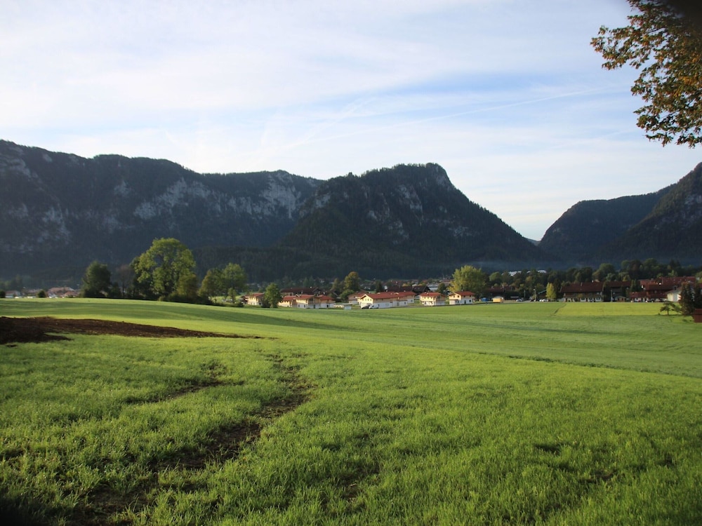 Chalet Alpenzauber mit Beheiztem Pool, Inzell