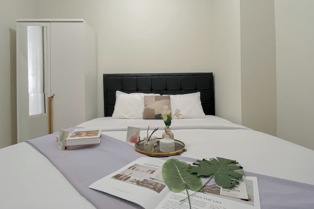 Well Designed 2Br At Nifarro Park Apartment