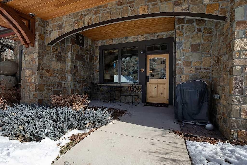 6117 Bear Lodge, Trappeur's Crossing Apartment 1