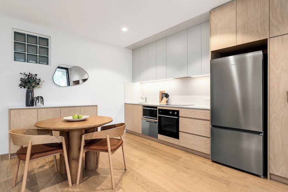 Hall St Apartments by Urban Rest