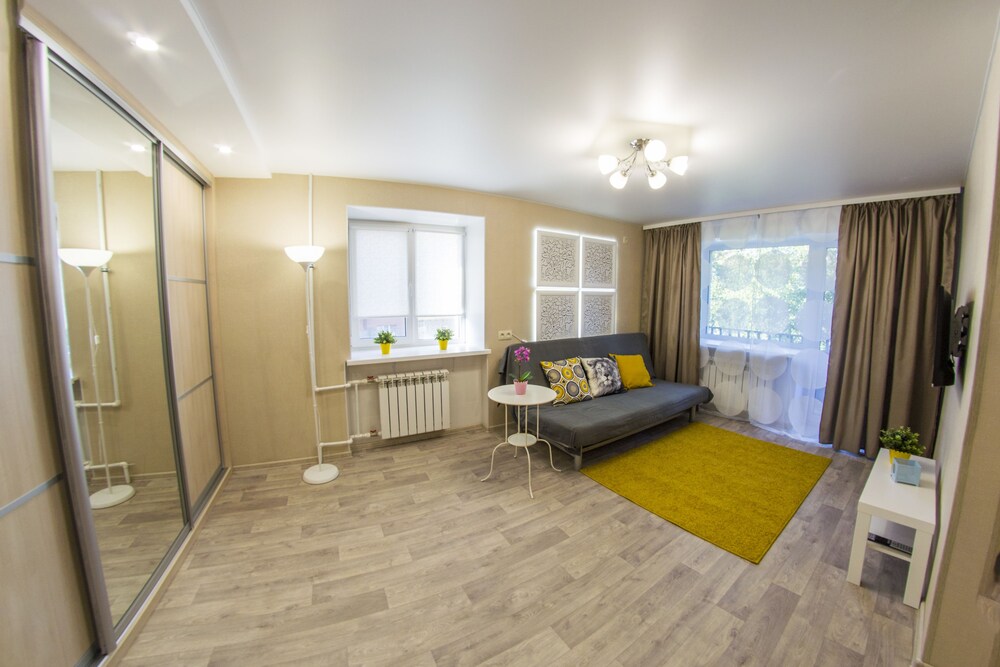 Apartment in the center on Pochtovaya 25 view 2