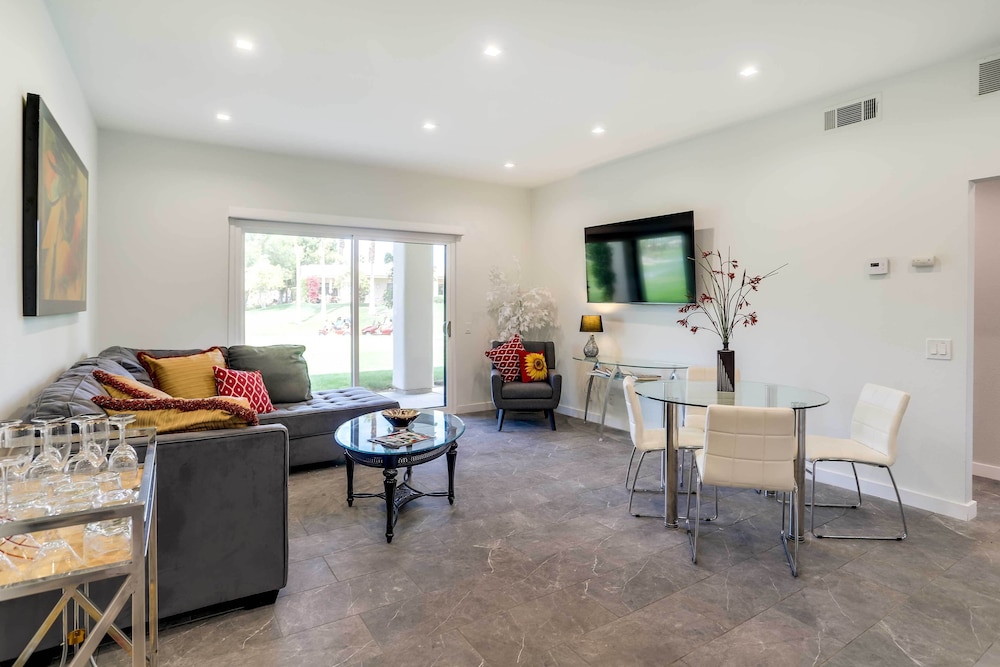 Golf Haven w/ Pool Access - 5 Mi to Palm Springs