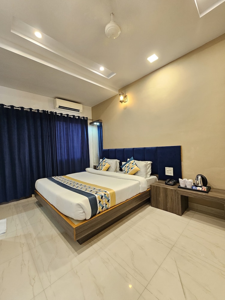 The Sky Comfort Hotel Brahm Sambandh