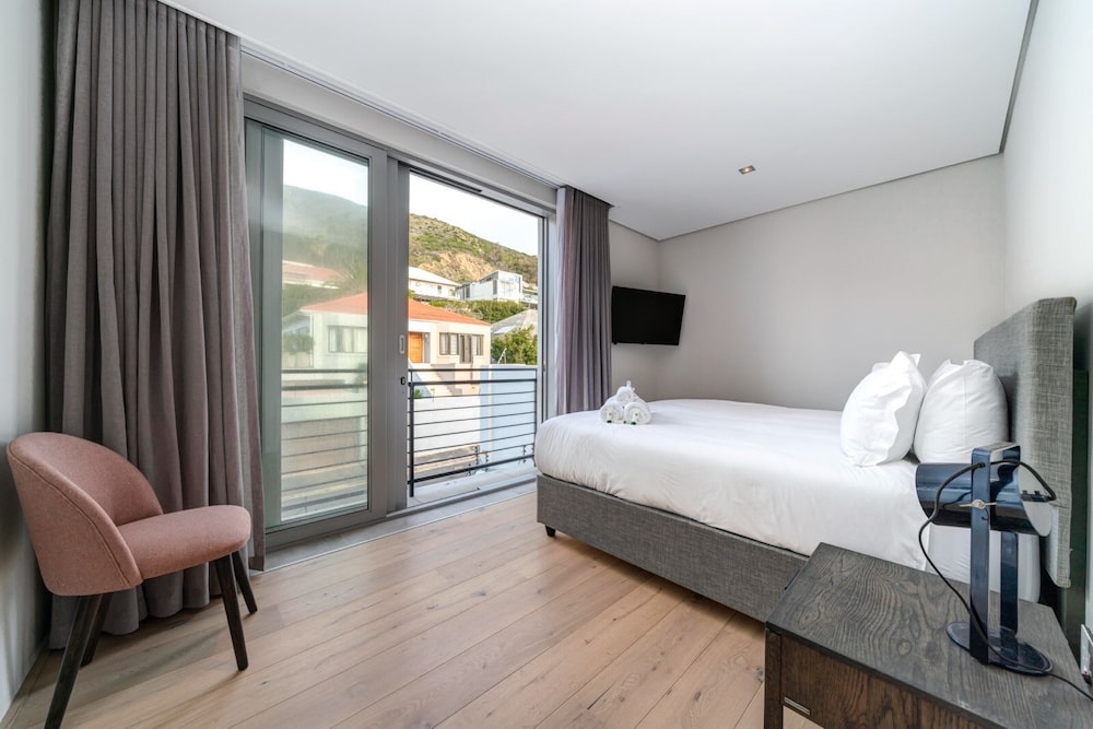 Deluxe Luxury 2 Bedroom Apartment, Seapoint