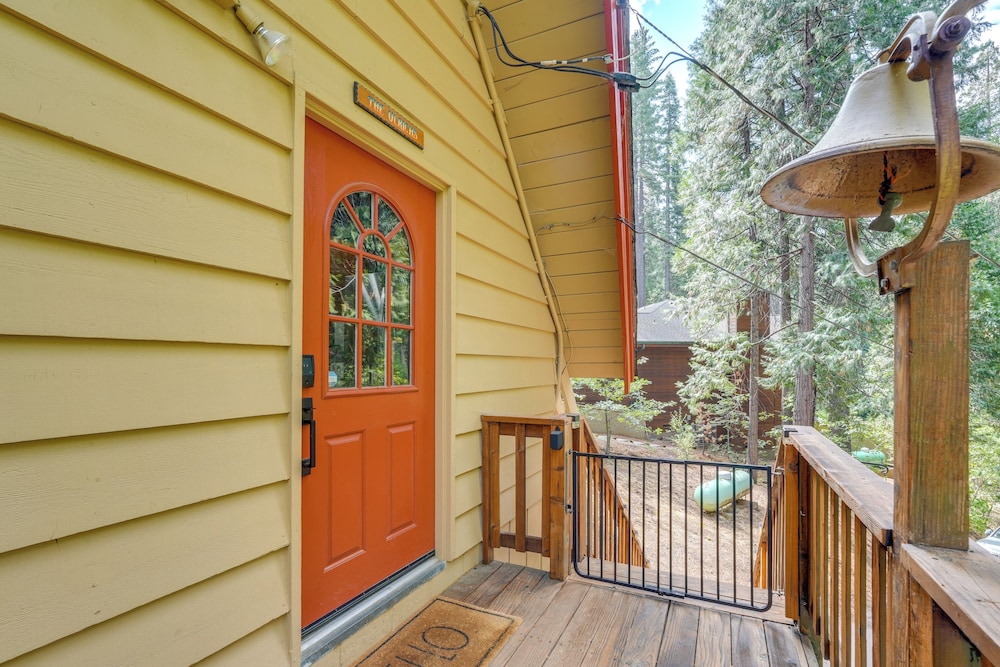 Sleek Blue Lake Springs Retreat w/ Deck & Yard!