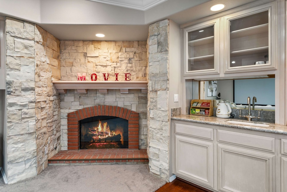 Luxury Pool Home w Theater Games Mountain View