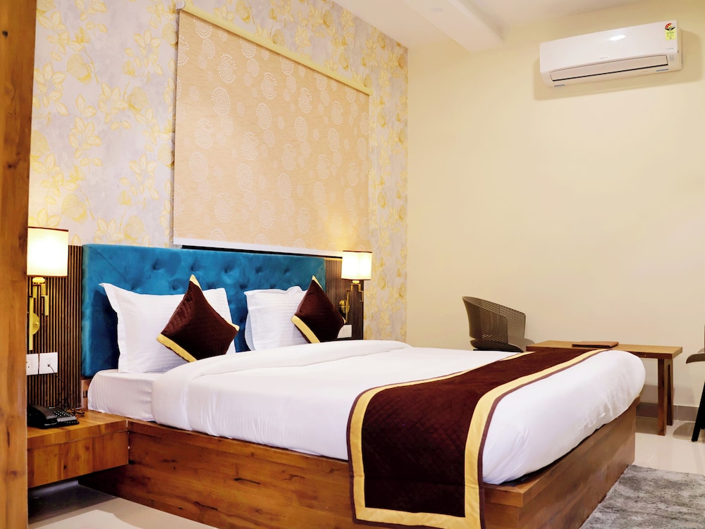 Hotel Tulsi Grand Inn