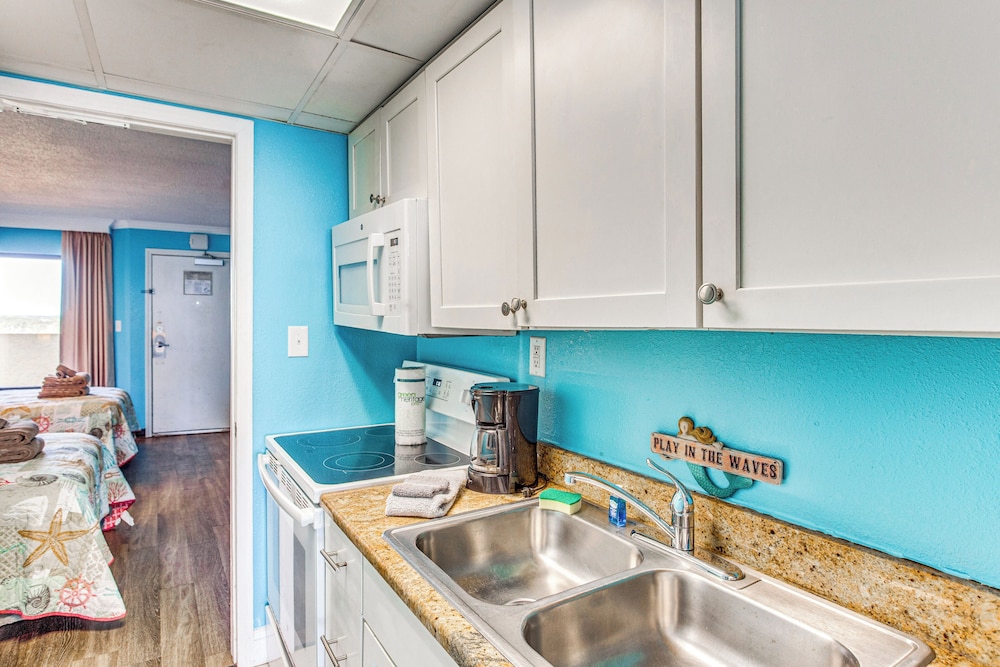 Sun, Sand & Sea Views: Myrtle Beach Condo
