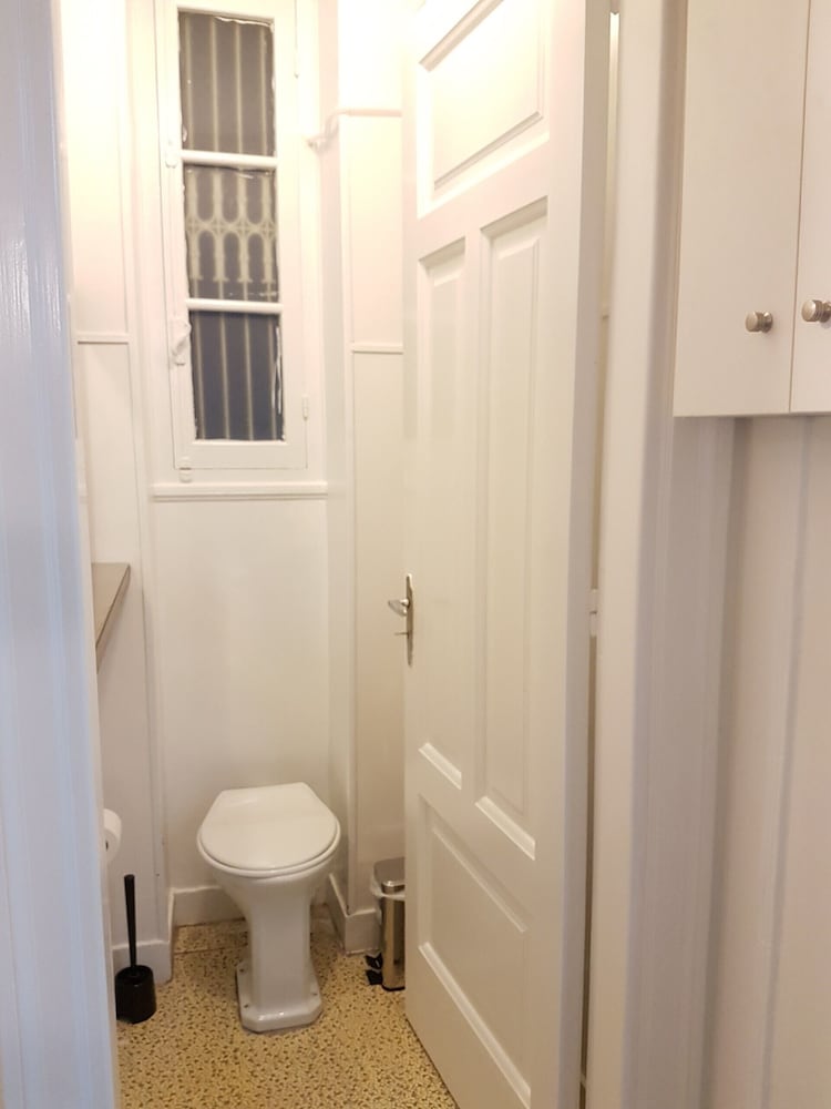 Erra - Aegean - Neoclassical - Athens Center,200m²,5 BD,2.5 BATH