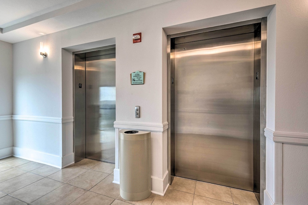 Walk to Beach: Luxury Biloxi Condo w/ Pool Access!