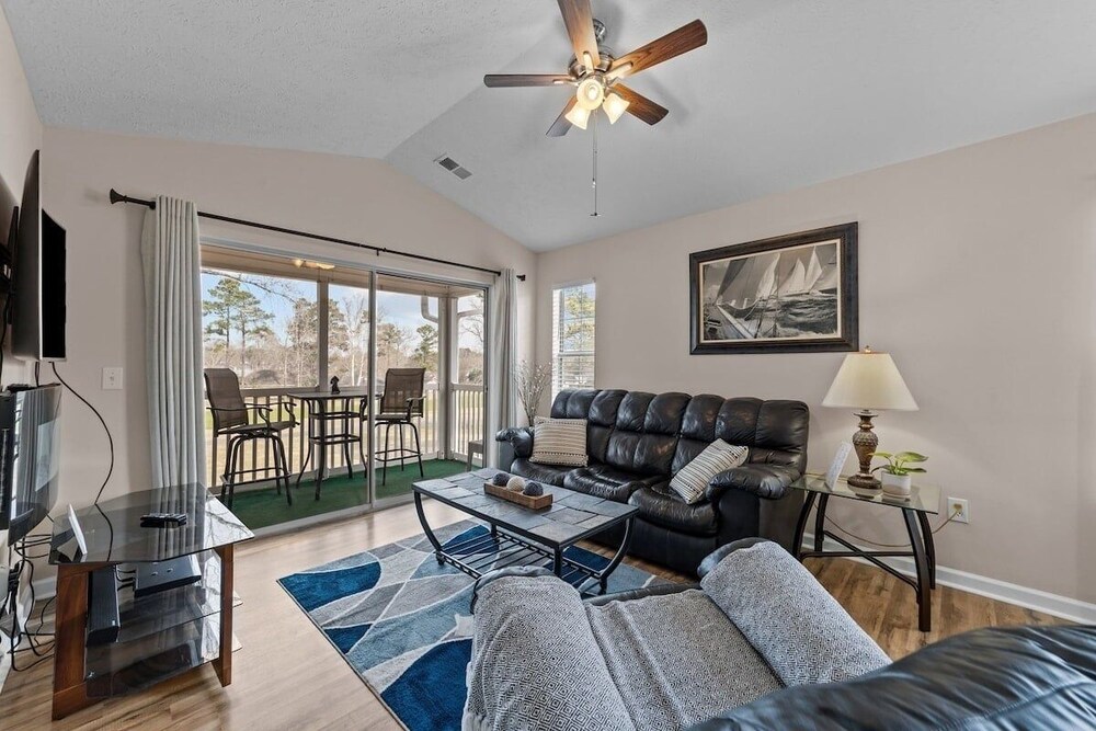 Waterway Village 3i 2 Bedroom Condo