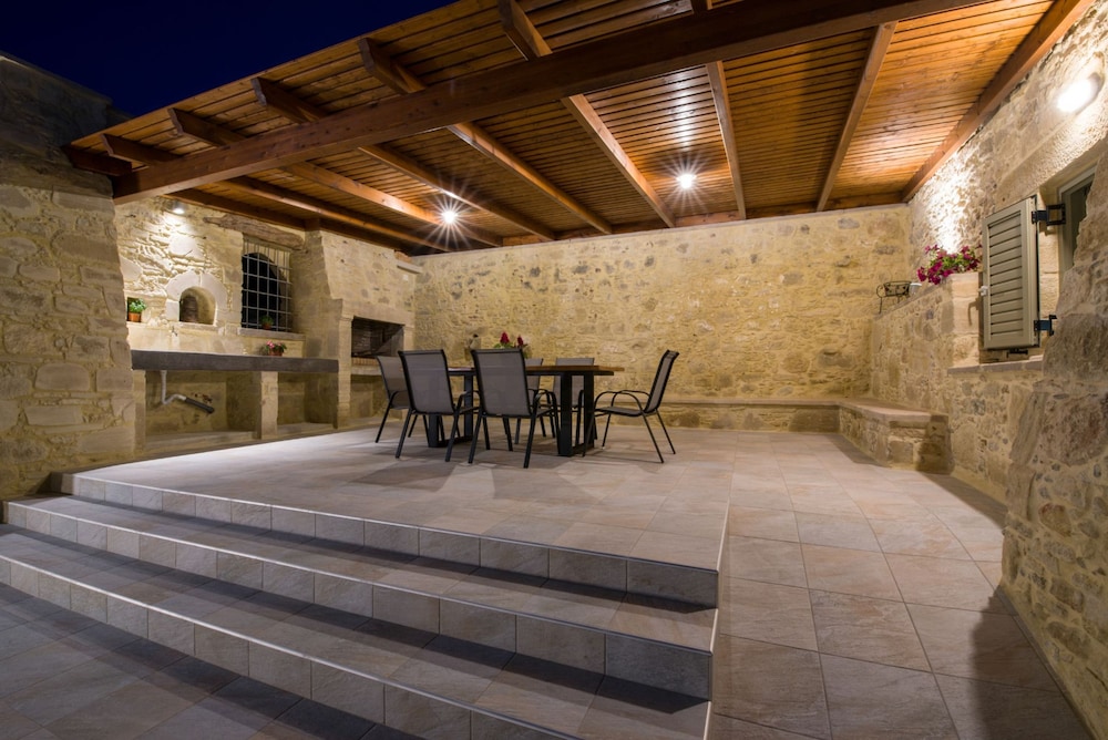Villa Arietta view 5