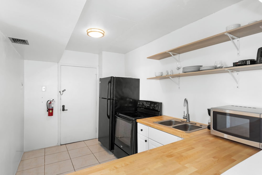 Bay Harbor Sunset Apt 5C