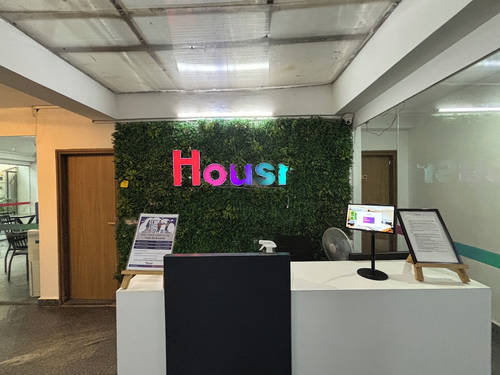Housr Sector 43 Gurgaon Paras Hospital