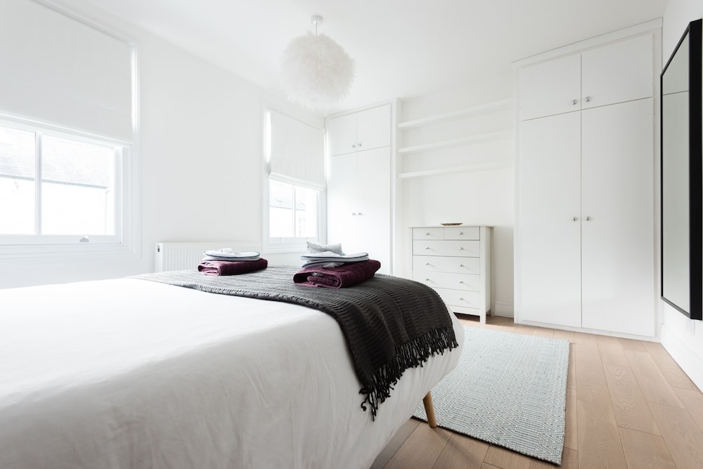 The Old Tailor House - Large & Charming 4BDR Home in Jericho