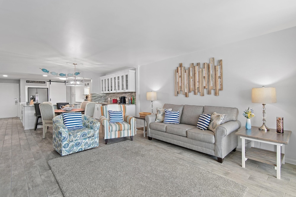 Shoreline Towers 3033