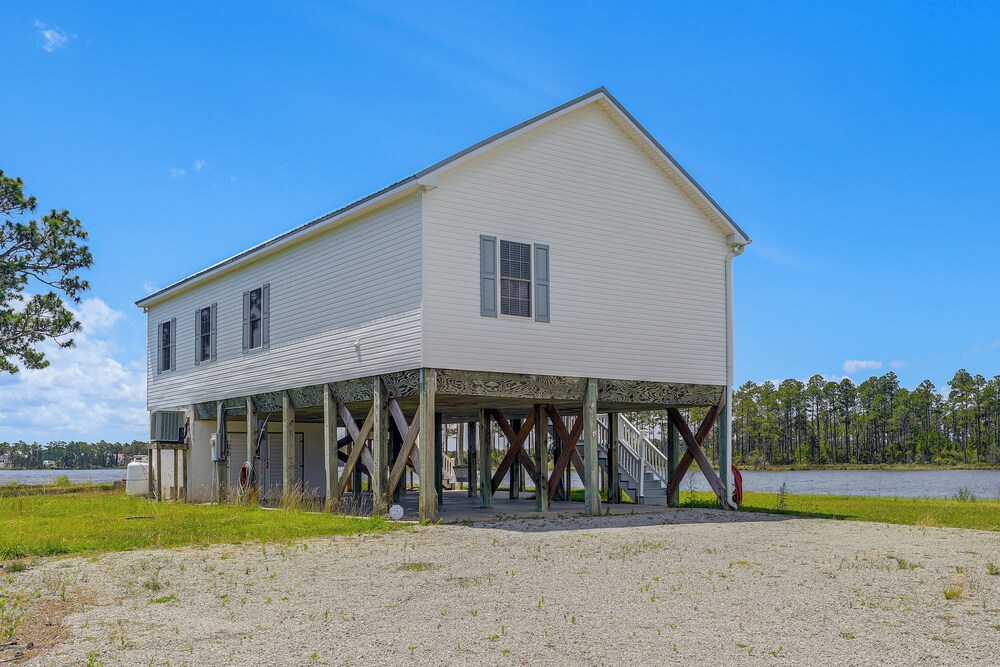 Waterfront Merritt Home w/ Boat Dock & Deck! view 3