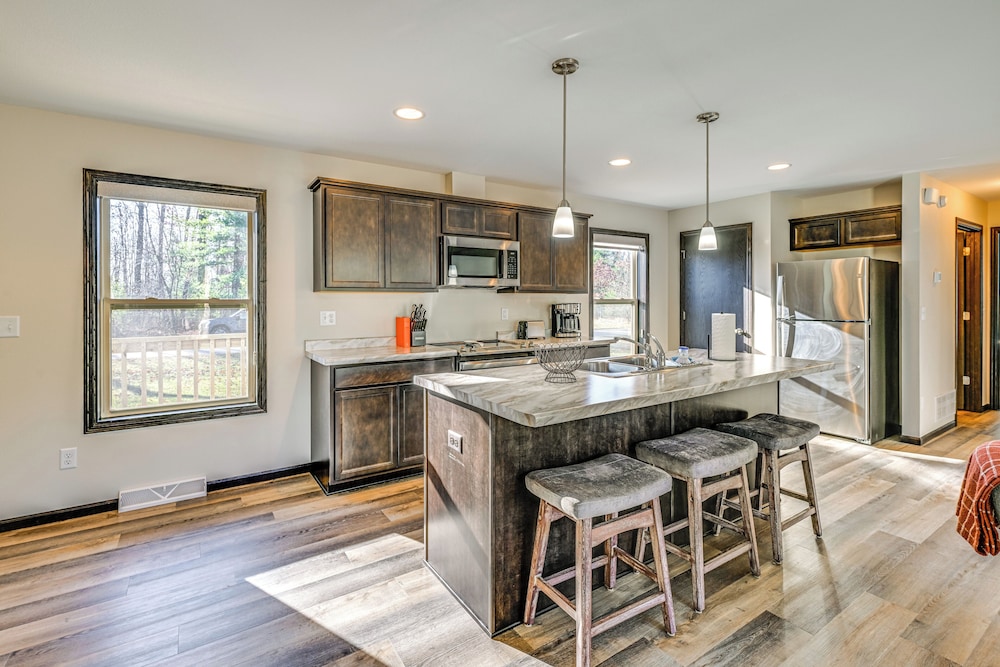 Golf, Hike & Boat: Home w/ Fire Pit in Friendship