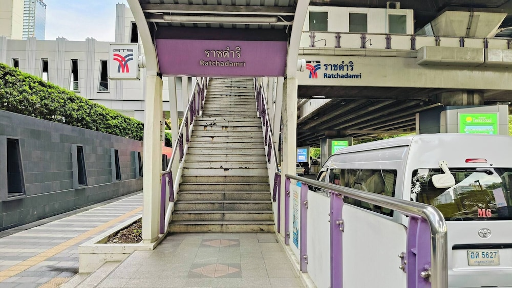 168 Rajdamri Apartment Near Central World
