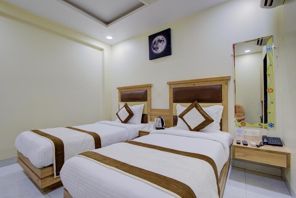 Hotel Amar International