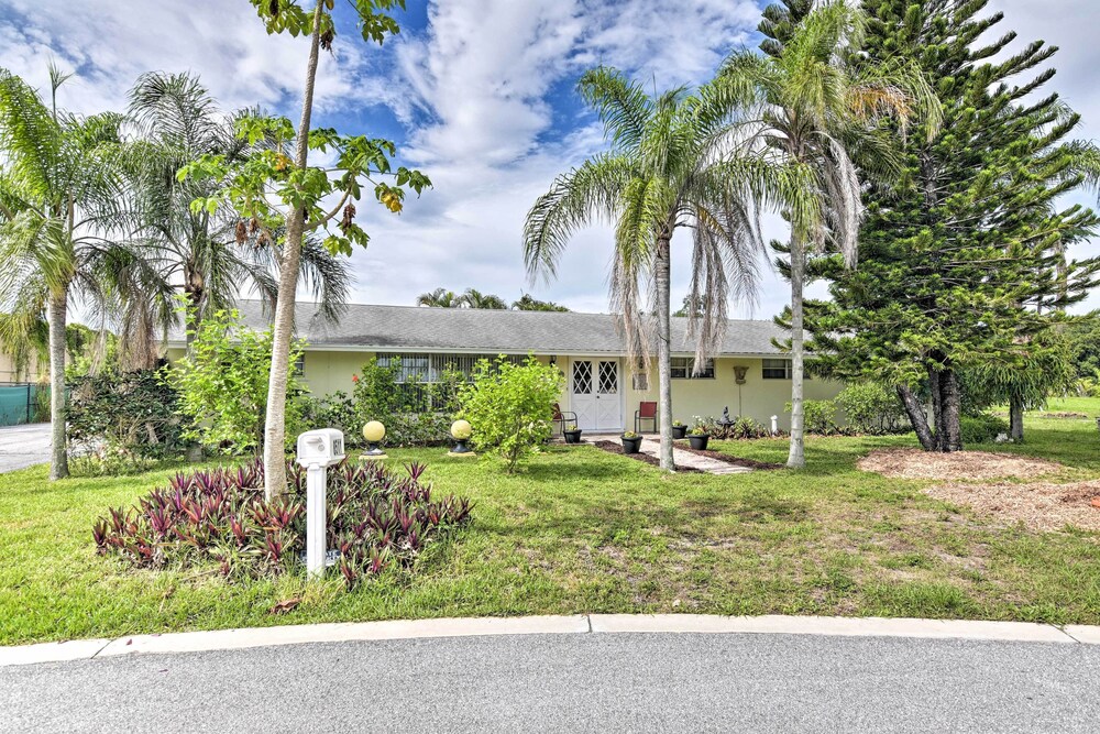 Palm Beach Gardens Apiary Retreat - 6 Mi to Beach! view 3