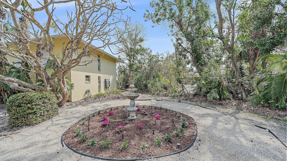Beach Haven 2 Bedroom Condo