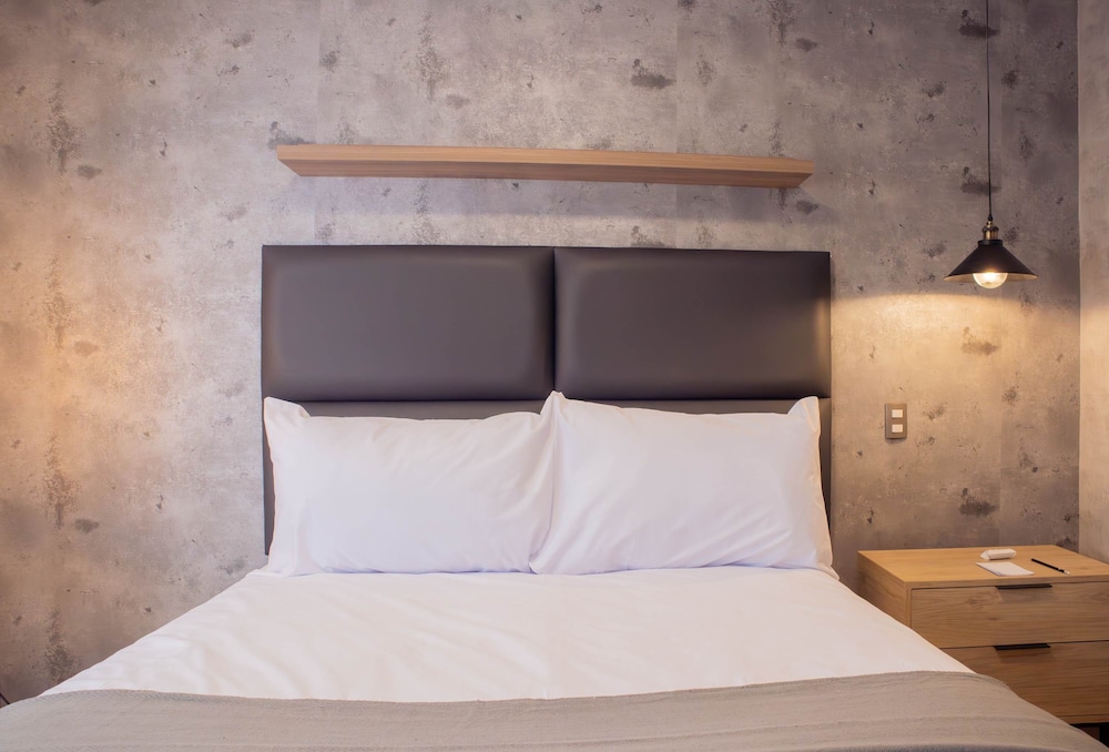 w Bright 1BR w Private Balcony in Barranco