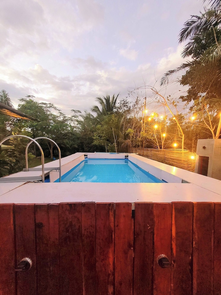 Modern Bahay Kubo Near Tagaytay - Casita Anahaw