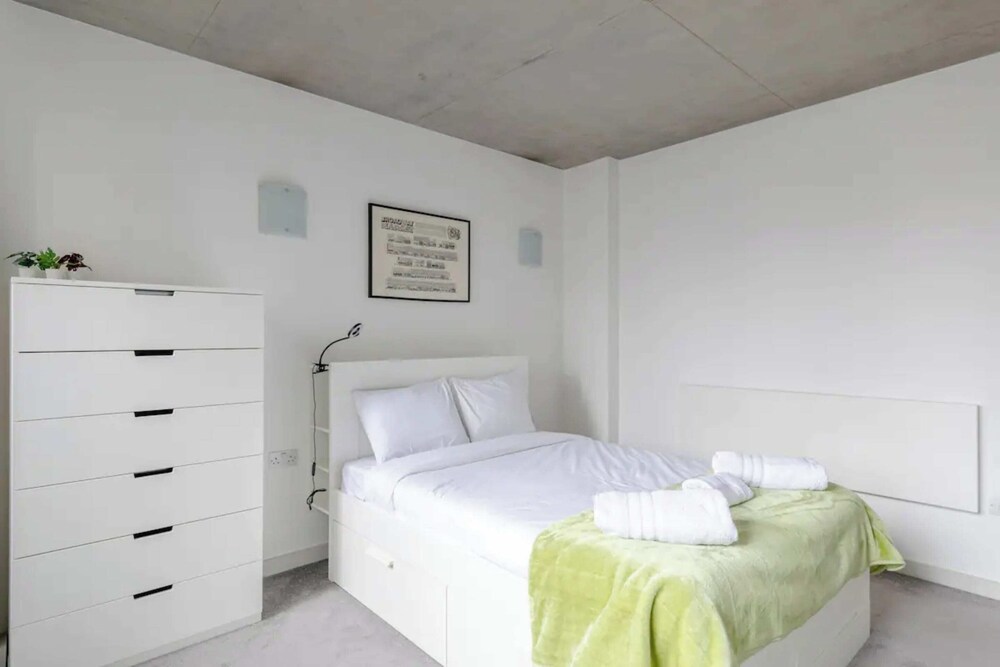 Beautiful & Bright 2BD Flat - Dalston!
