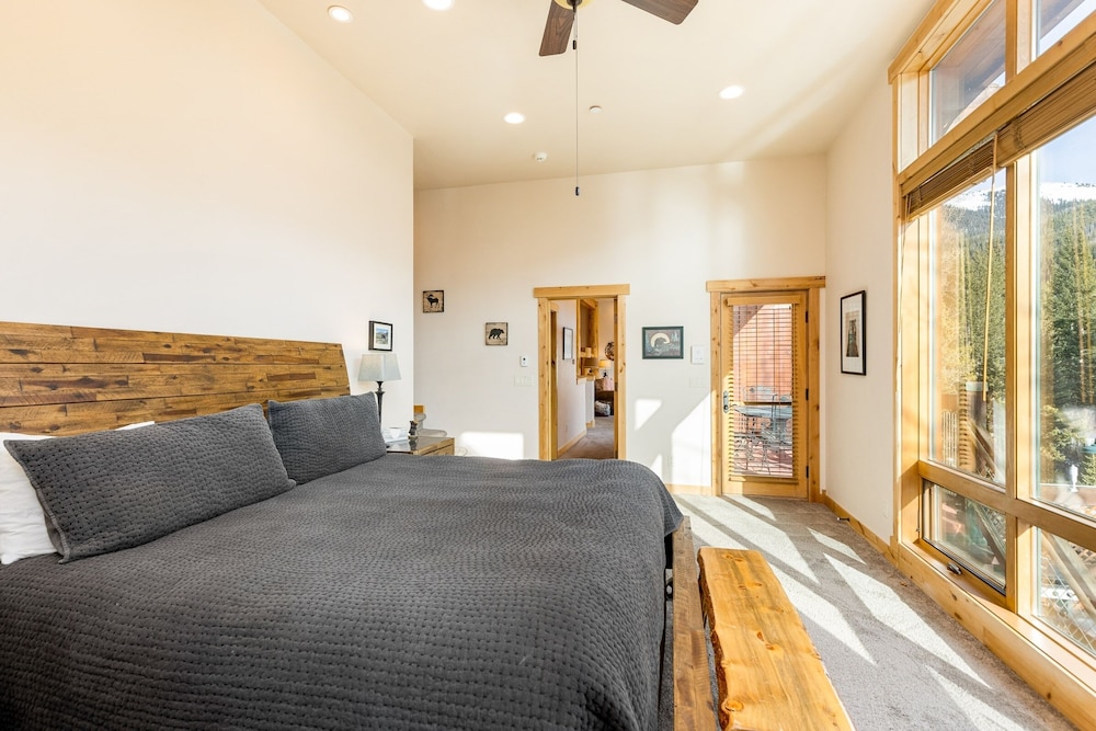 8201 Mill Creek - Private Hot Tub! 3 Bedroom Condo by RedAwning view 5
