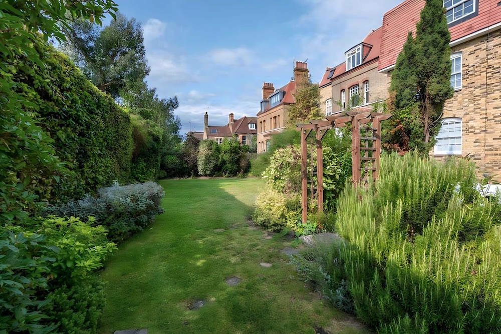 Putney Chic 1-bed Gem