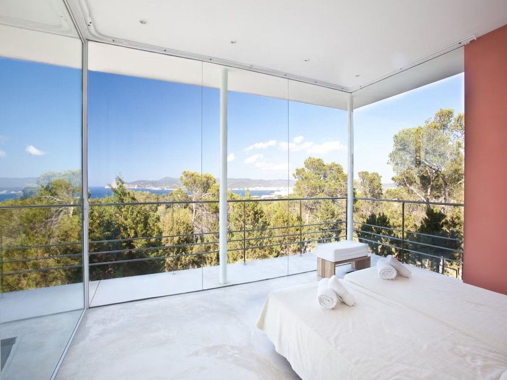 Beautiful Villa in Inviting Space