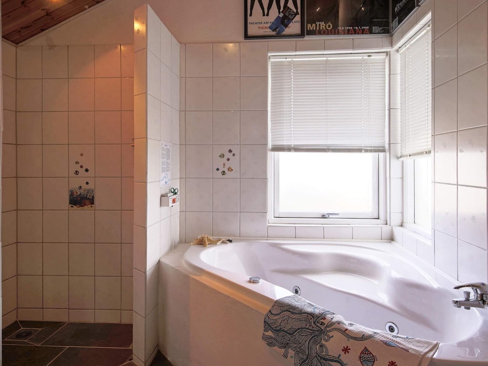 6 Person Holiday Home in Jaegerspris-by Traum view 2