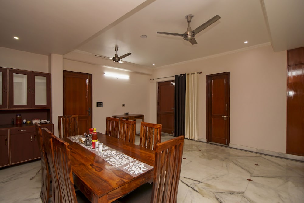 OYO 8430 Absin Hospitality