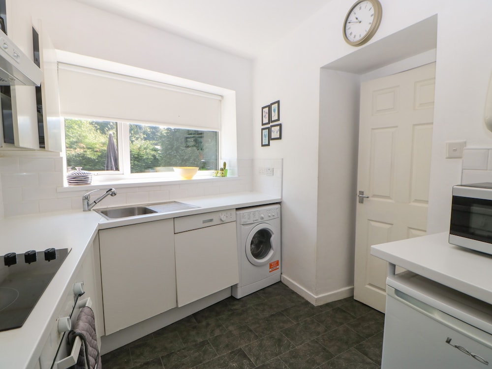 Hollie Cottage view 5