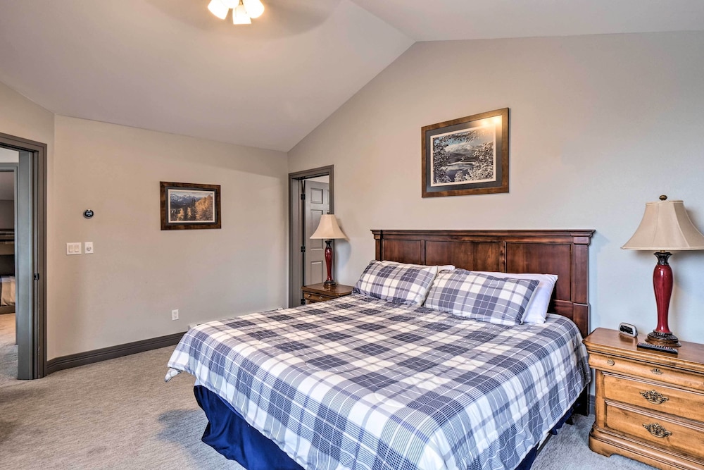 Breckenridge Home w/ Hot Tub < 5 Mi to Resort view 5