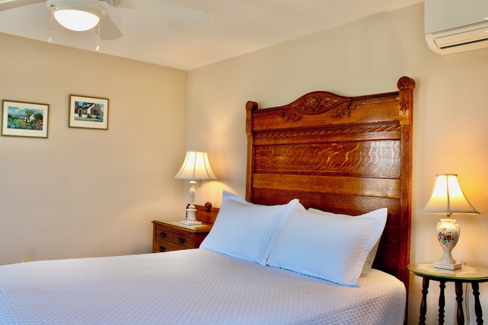 Rose Farm Inn