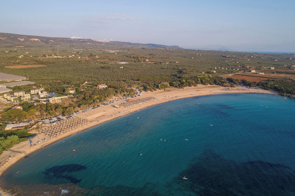Filiatra Modern Getaway With Panoramic Views