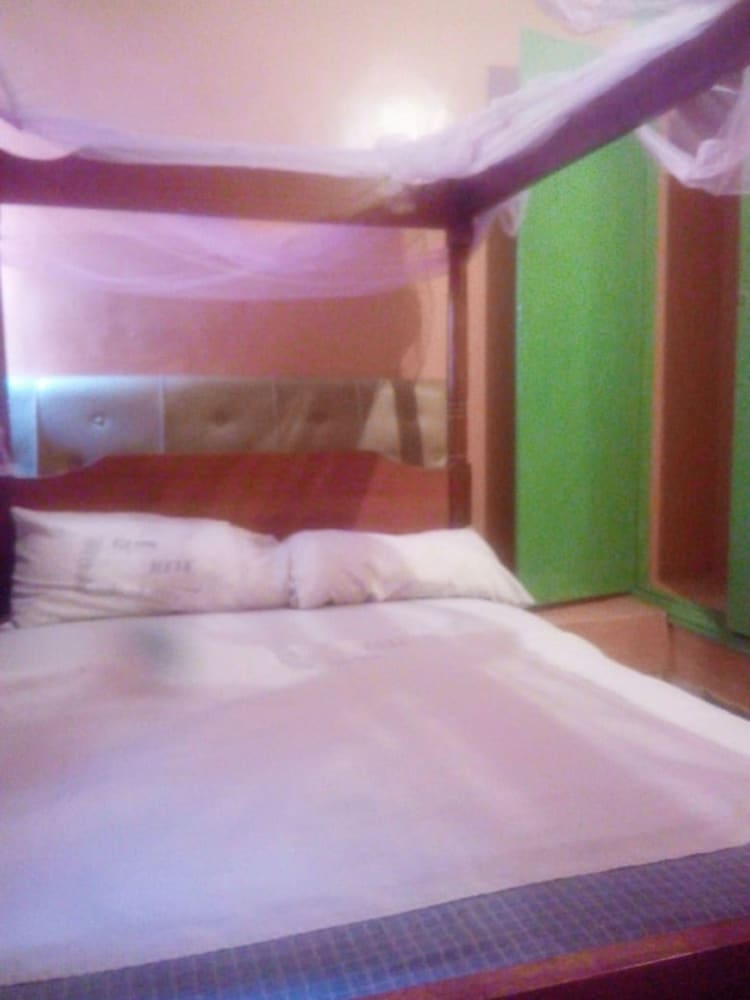 New Rwathia Guest House view 4