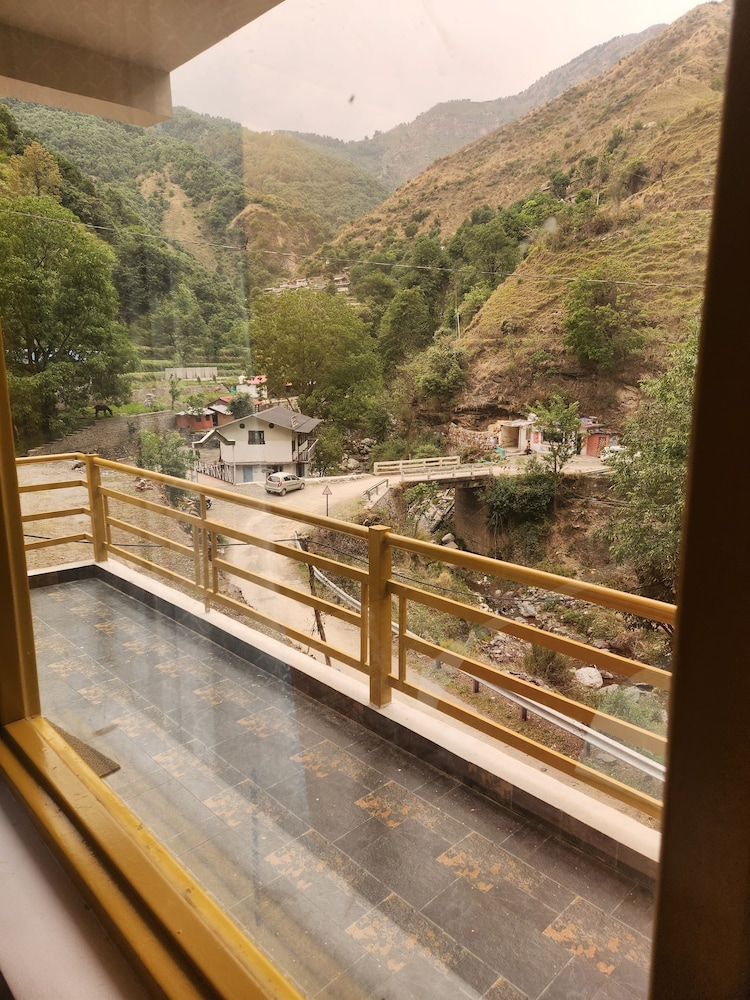 NEERANGANA RETREAT