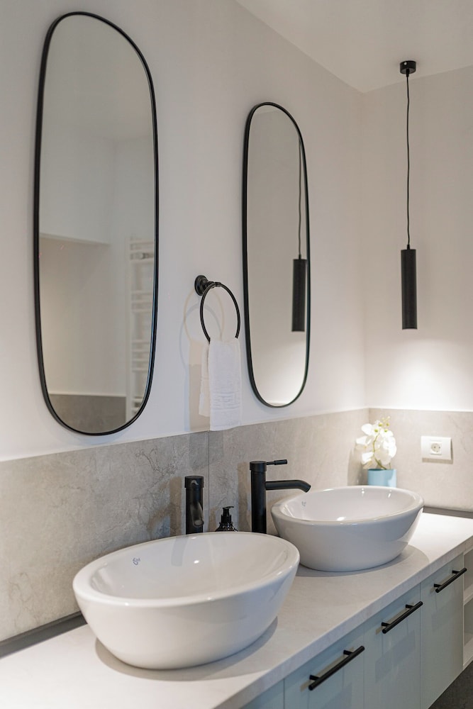 Contemporary 3-Bedroom Lofts - Modern Touches Meet Classic Elegance by Calea Victoriei