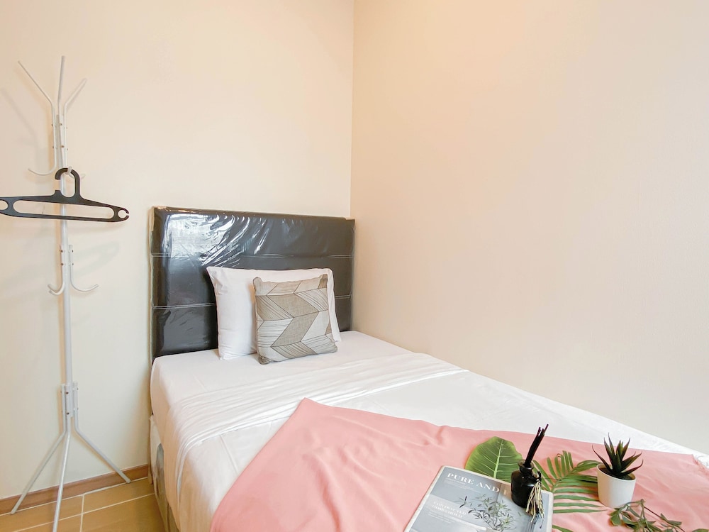 Calm Comfortable 2Br At Meikarta Apartment