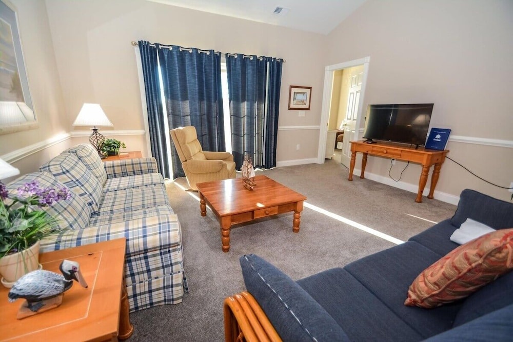 Magnolia Pointe 4878-402 2 Bedroom Condo