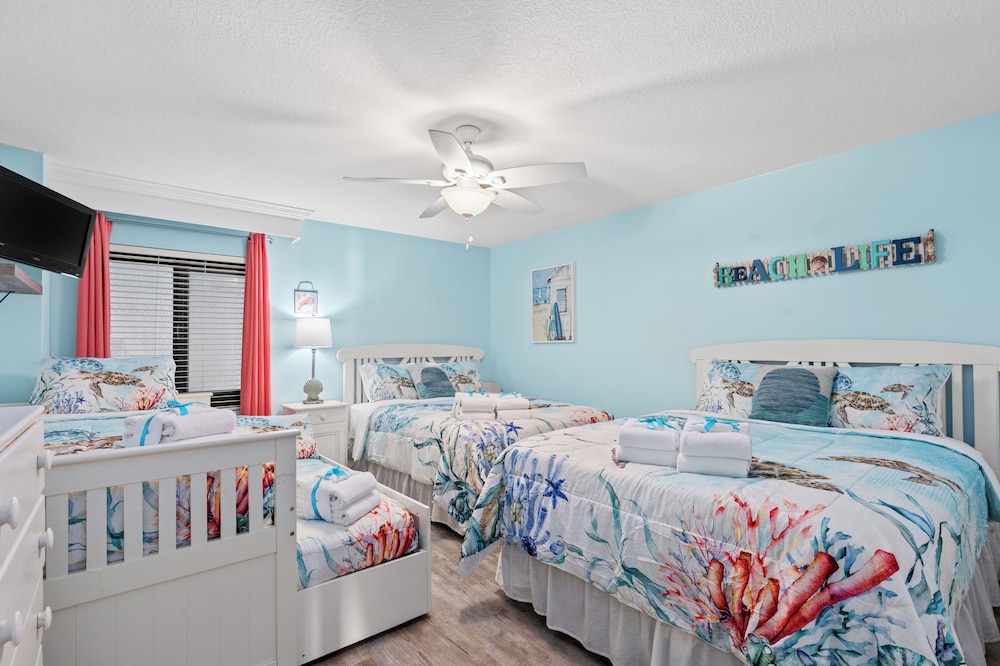 Watercrest Waves! Beachfront 2br/2ba Condo, Sleeps 8, Stunning Gulf Views!